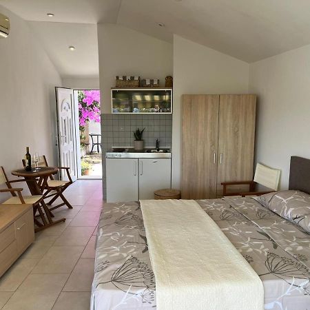 Studio Apartment Sol Mlini Exterior photo